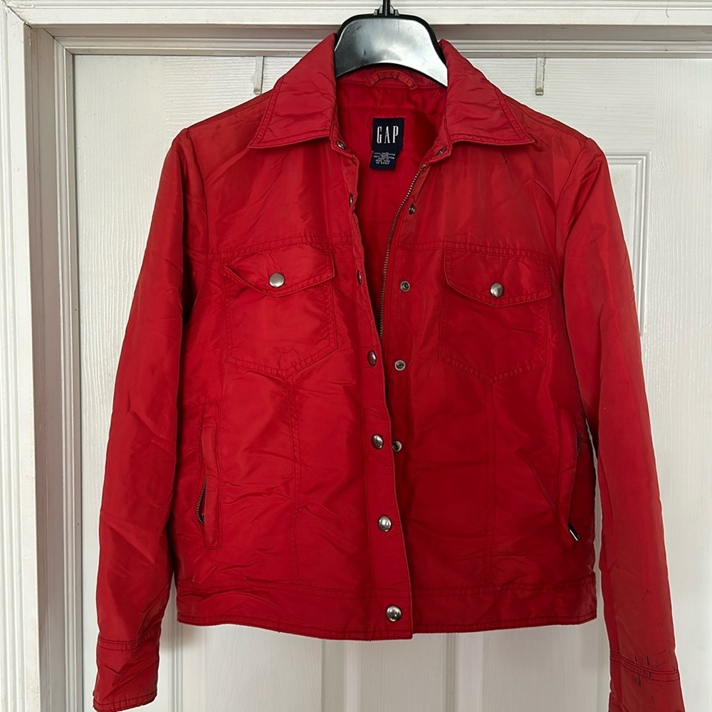 Small Gap Light Puffer Cropped Jacket in Tomato Red